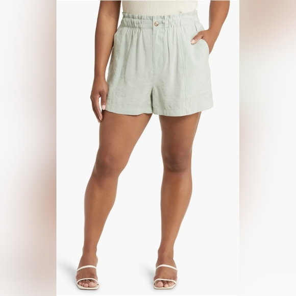 MADEWELL SAGE SEAMED PULL-ON PAPERBAG SHORTS - Picture 1 of 10